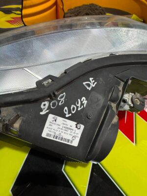 Optica delantera derecha Peugeot 208