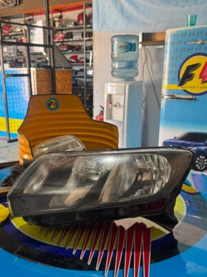 Óptica Delantera Izquierda Renault Sandero