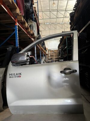 Puerta Delantera Izquierda Hilux Usada