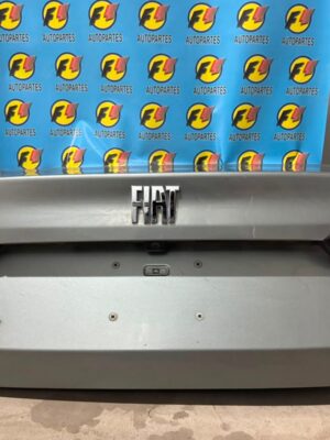 Tapa de baúl Fiat Cronos