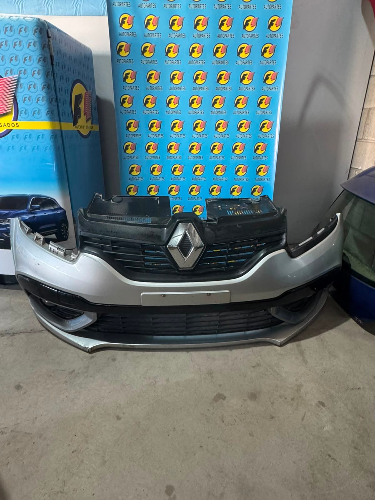 VENDO PARAGOLPES DELANTERO RENAULT SANDERO GT